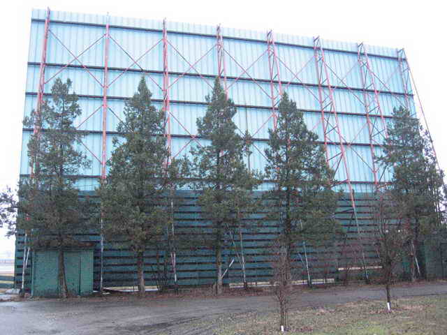 Piqua 36 Drive-In - 2006 Photo (newer photo)